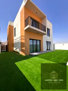 5 master bedrooms, spacious living room, large majlis, central air conditioning, built-in wardrobes,