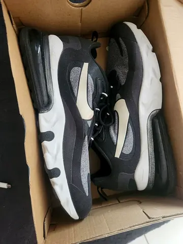 BARELY USED NIKE AIR MAX REACT 270 SHOES