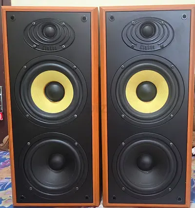 Status - SYM 120 - Bookshelf 2 Way Loudspeakers