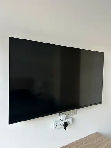 Philips 50” QLED 4K Google Smart TV – Like New