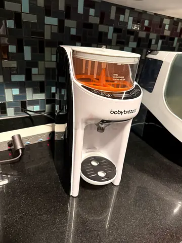 Baby Brezza Formula Pro - Automatic Formula Mixer (used, good condition)