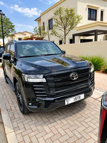 Toyota Land Cruiser GXR 2022 | GCC Specs | Low Mileage