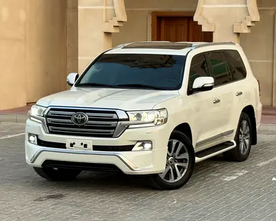 TOYOTA LAND CRUISER VXR V8 5.7 2018