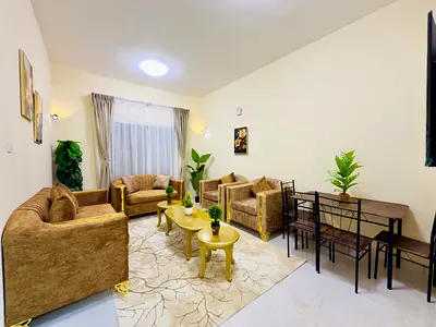 New furniture / clean building for families / masterpiece site / large area