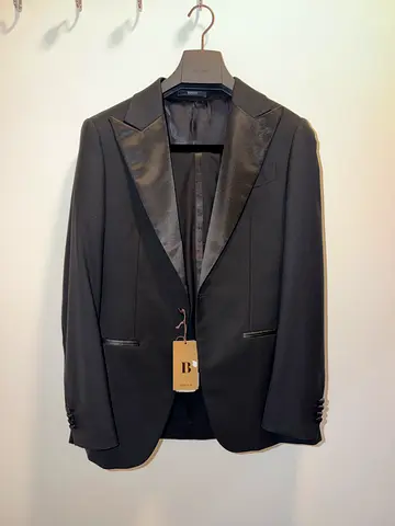 Boggi men Black Tuxedo Blazer with Satin Lapels - Size 48 (Brand New, Unworn, Tags available)