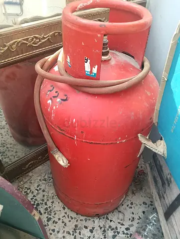Used Red Dubai Emirates LPG Gas Cylinder with Hose - 22.2)kg