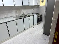 Abu Dhabi, Mussafah Shabiya 12 executive space near Baniyas Spike supermarket Malabar GOLD main road