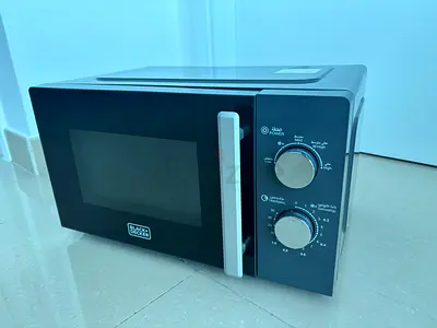 BLACK+DECKER Microwave 20L - 700W - Great Condition - 115 AED - Pickup in DIFC