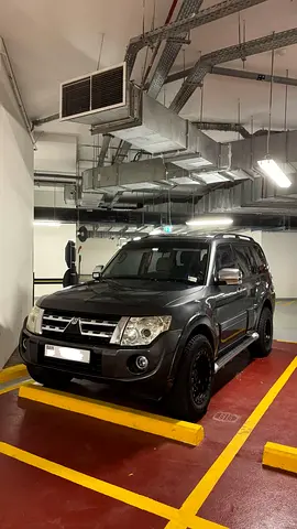 Modified Mitsubishi Pajero GLS 2014 | GCC Spec | 17" Inch Rims & Off Road Tyres + LED Lights