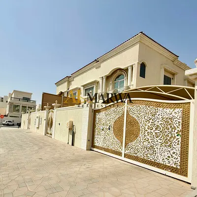Luxury 5-bedroom master villa in Houshi, with big hall, big kitchen, maid’s room, and laundry room.