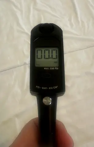 Fox Shox high pressure digital shock pump