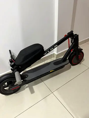 Foldable electric scooter with seat - good condition