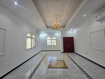 فيلا للبيع – المويهات 1، عجمان طابقين وروف  | خلف نيستو | موقع متميز، جاهزة للسكن | تصميم فاخر | تشمل الكهرباء والماء والتكييف |
