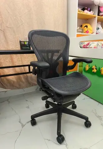 Herman Miller Aeron Chair Size B Fully Loaded with Posture Fit Support
