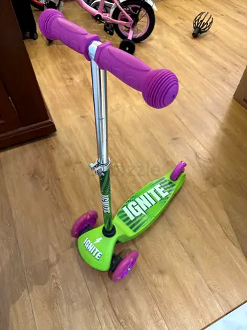 IGNITE Kids Scooter with brand new helmet