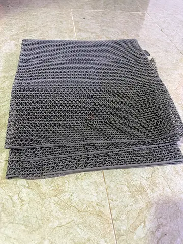 Used heavy-duty grey anti-slip floor/grip mat (foldable)