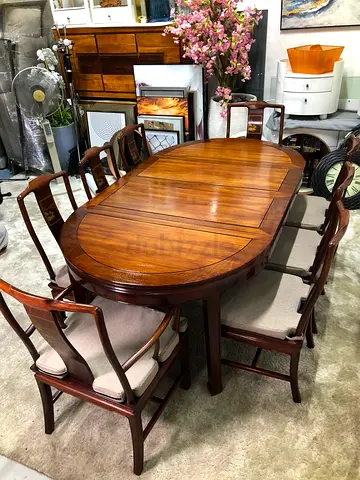 Solid wood 8-seater extendable Dining set