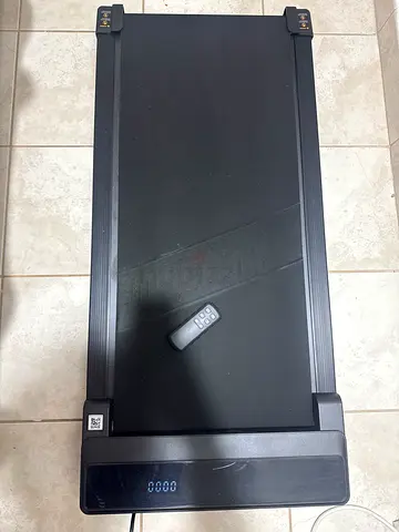 Walking pad-Compact Electric Treadmill with Remote - Good Condition and unused