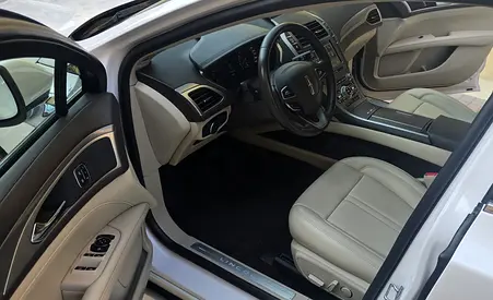صورة 7 لـ 2019 Lincoln MKZ