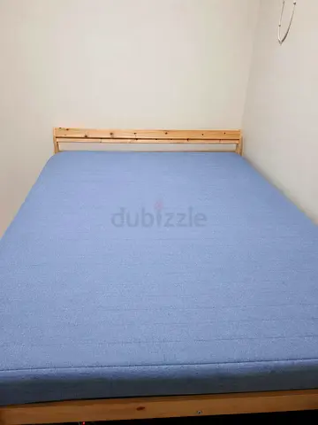 Bed with Mattress & Slat Size: 140×200cm