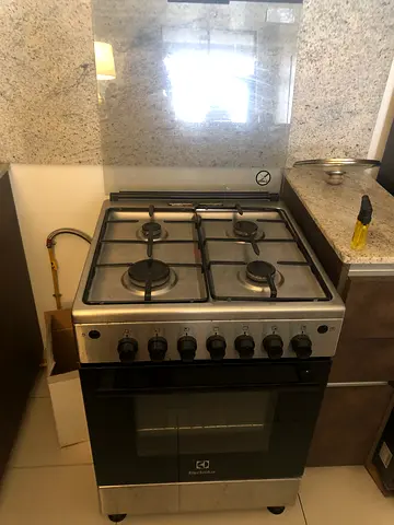 Electrolux freestanding gas cooker with oven - good working condition