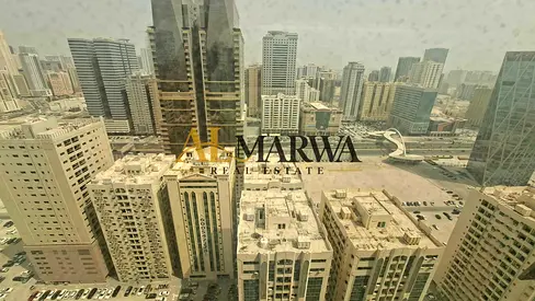 Spacious 3BHK with balcony and built-in wardrobe ready to move in good price