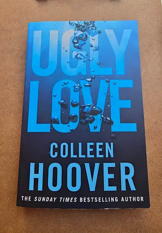 Ugly Love by Colleen Hoover - Paperback