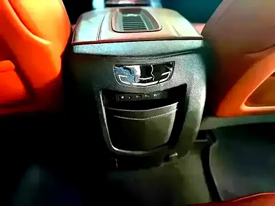 2018 Cadillac ESCALADE 照片 11