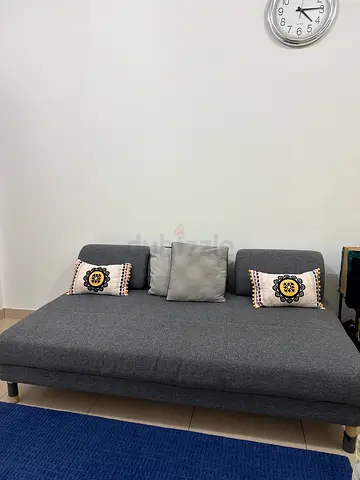 Grey 3-seater modern sofa in good condition