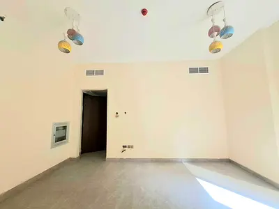 عرض مميز! استوديو جديد كلياً! 22 ألف مع موقف سيارة! أول إخلاء! حديقة قريبة! تكييف مركزي! موقع مميز.