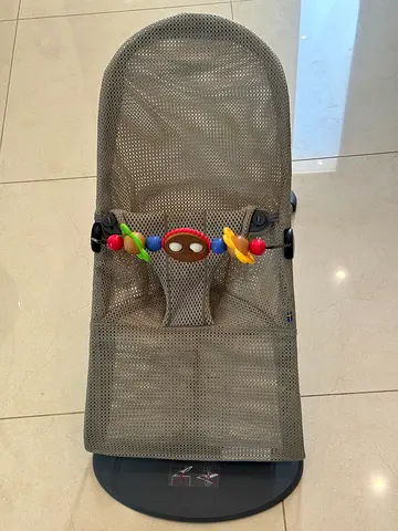 BabyBjörn Bouncer Bliss Mesh + Toy Bar – Grey Beige – Excellent Condition