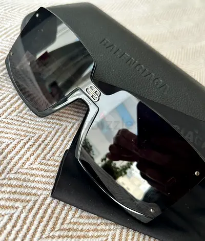 Balenciaga oversized shield sunglasses with case - black