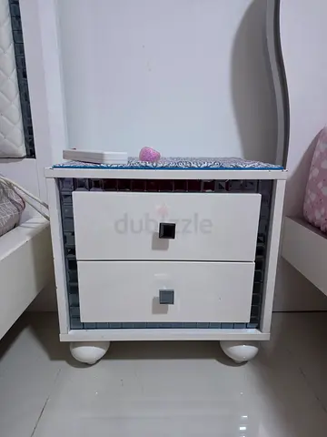 Home Centre Bed (120x200) and Night stand (Side table)
