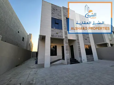 Villa - First Occupancy - 6 Master Bedrooms - Maid's Room with Private Bathroom - Majlis - Spacious Living Room - Parking