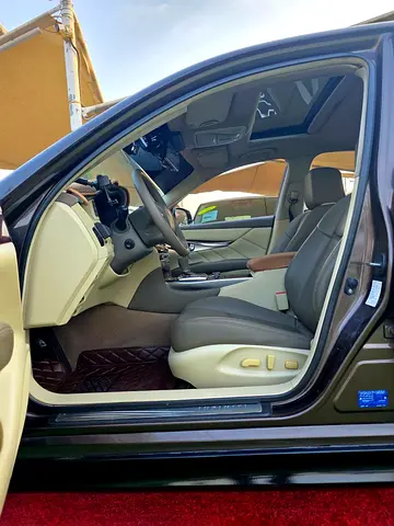 2016 Infiniti Q70 — фото 12