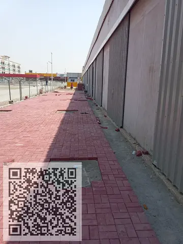 مجمع مستودعات في الصناعيه عجمان مساحه 1500 قدم بسعر 80 الف 4 دفعات او 6