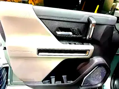 2024 GMC HUMMER 照片 8