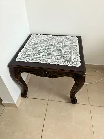 Dark Wood Corner End Table / Accent Coffee Table