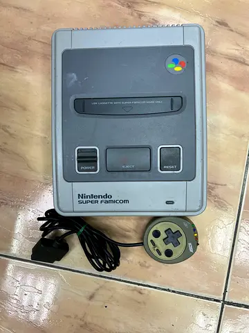 Super Nintendo (SNES) console with controller - tested working