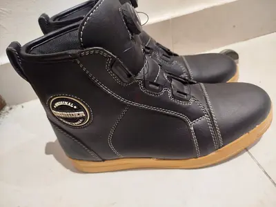 Men's black motorcycle boots - excellent condition, size 39