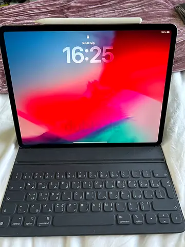 iPad Pro 12.9” — 256GB + Apple Pencil (2nd Gen) + Smart Keyboard Folio - pick up JVC