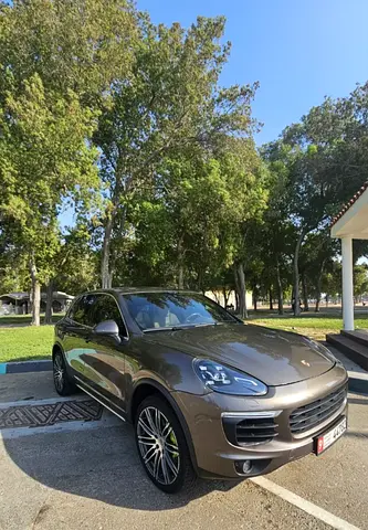 صورة 2 لـ 2015 Porsche CAYENNE