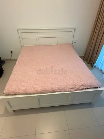 White wooden bed frame with headboard - 180 x 200