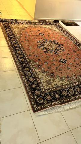 Used Persian-style Tabrizi carpet with dimensions 300x200 cm in excellent condition. Serious buyers