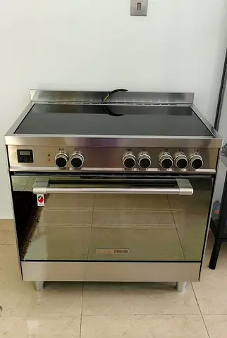 TecnoGas 5 Burners Full Electric Digital Cooking Range Sam Like New Condition 90cm