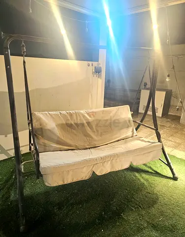 Outdoor 3-Seater Garden Swing Bench with Canopy Frame