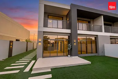 Lagoon Facing5br + Maid + Study VillaBest Price