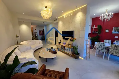 Single Row | Upgraded | Extended | Fully Furnished