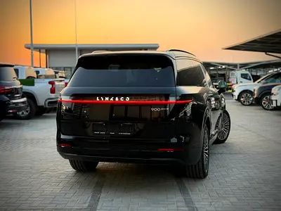 2025 LYNK & CO 900 photo 9