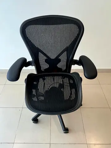 Herman Miller Aeron size B fully loaded
